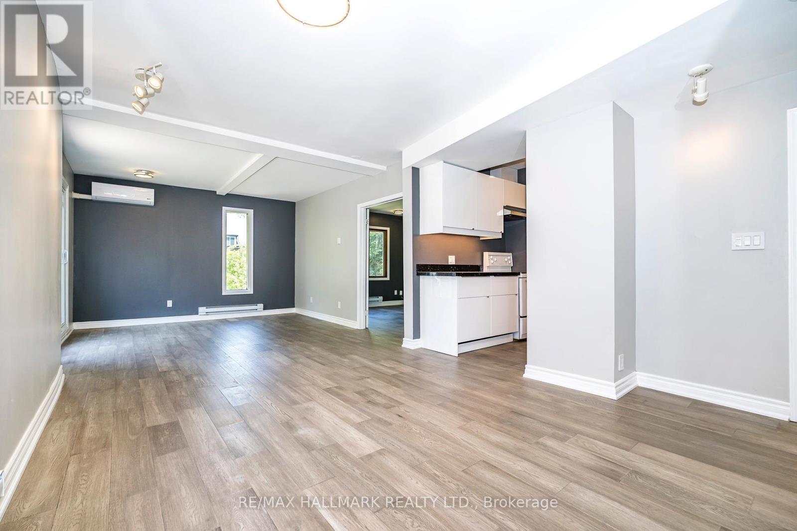 2 - 32 Hogarth Avenue, Toronto, Ontario  M4K 1K1 - Photo 2 - E12161175