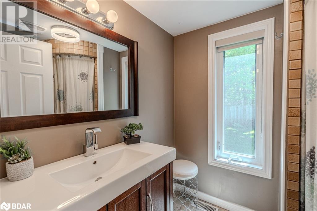 1105 St Vincent Street, Midhurst, Ontario  L9X 0M6 - Photo 10 - 40733836