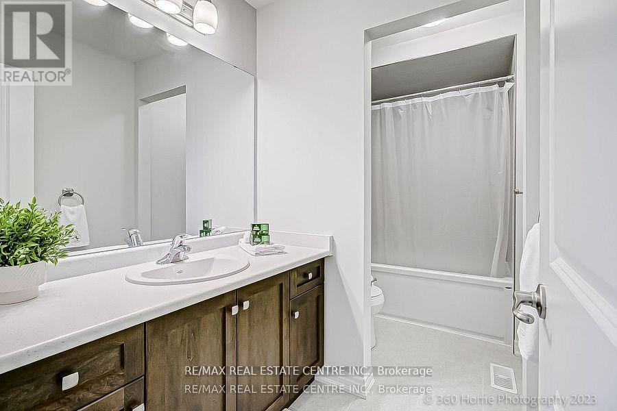 9 Overholt Drive, Thorold, Ontario  L2V 0G4 - Photo 14 - X12181185