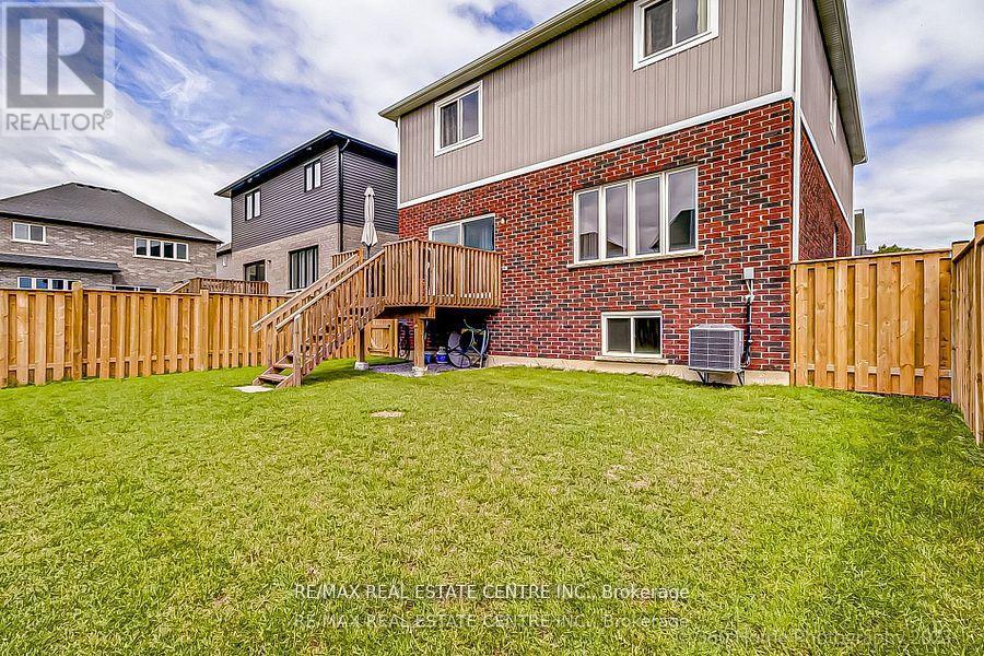 9 Overholt Drive, Thorold, Ontario  L2V 0G4 - Photo 28 - X12181185