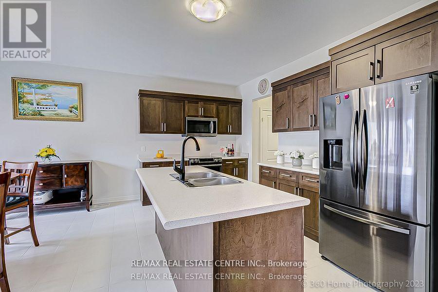 9 Overholt Drive, Thorold (Hurricane/merrittville), Ontario  L2V 0G4 - Photo 8 - X12181185