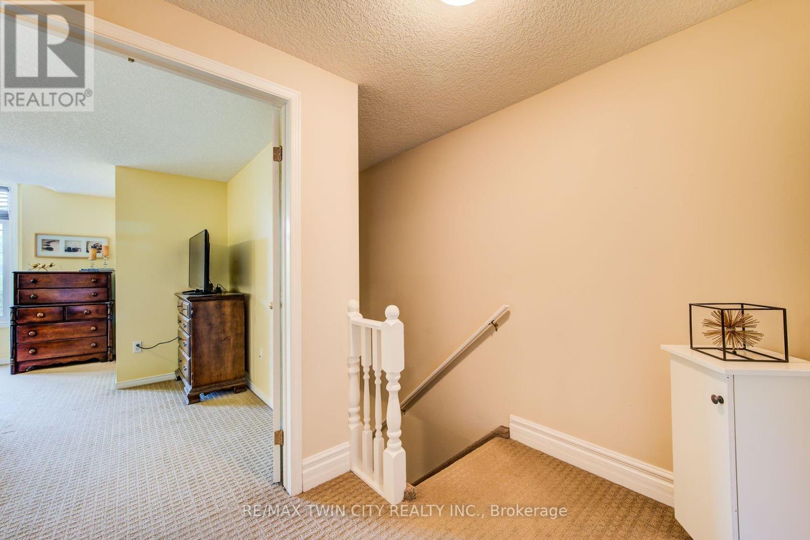 454 Annapolis Court, Waterloo, Ontario  N2K 4E7 - Photo 24 - X12181330