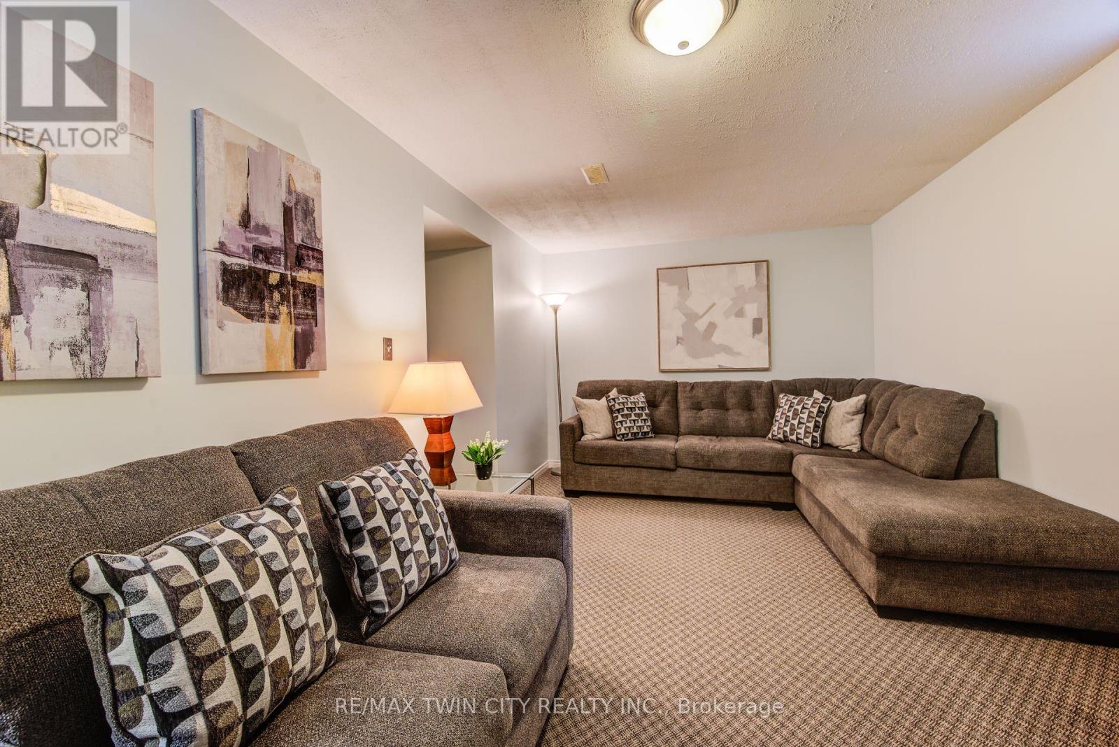 454 Annapolis Court, Waterloo, Ontario  N2K 4E7 - Photo 39 - X12181330