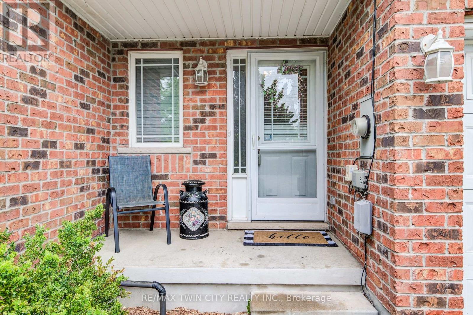 454 Annapolis Court, Waterloo, Ontario  N2K 4E7 - Photo 6 - X12181330