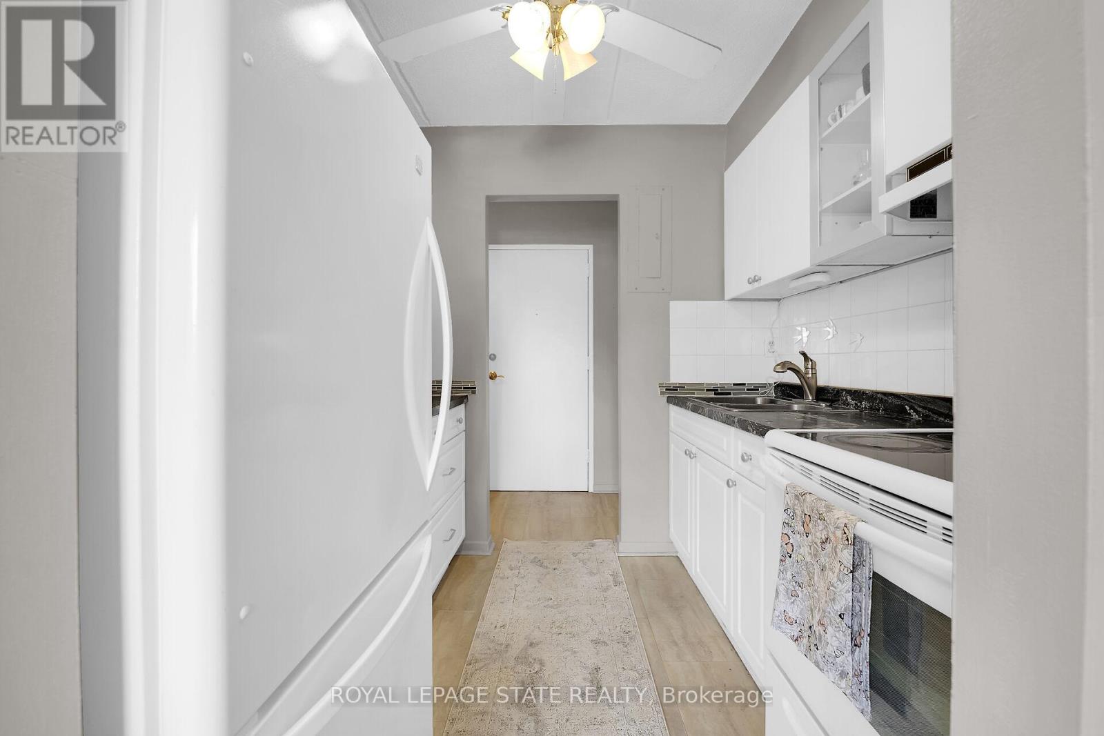 220 - 198 Scott Street, St. Catharines, Ontario  L2N 5T3 - Photo 13 - X12181337