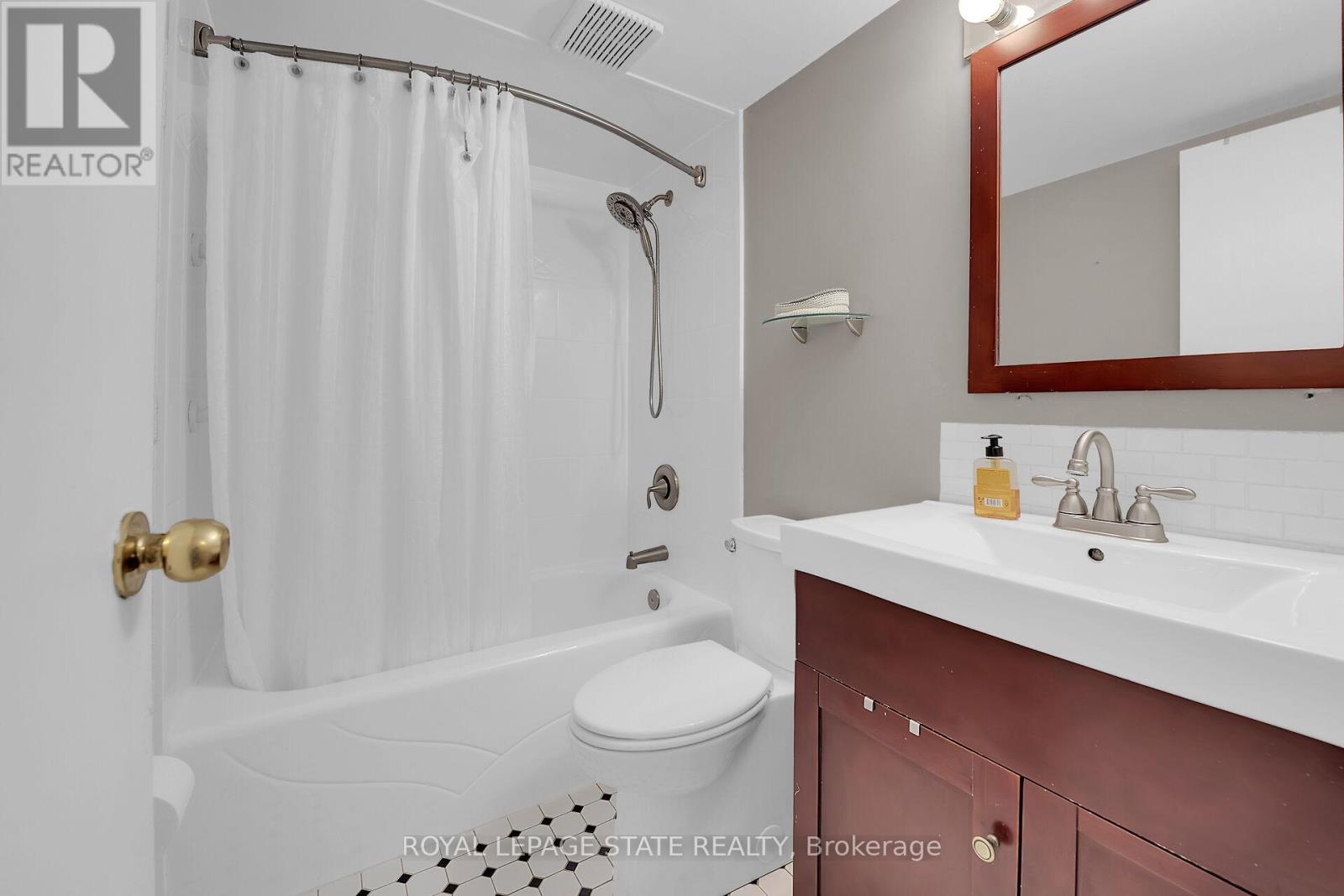 220 - 198 Scott Street, St. Catharines, Ontario  L2N 5T3 - Photo 25 - X12181337
