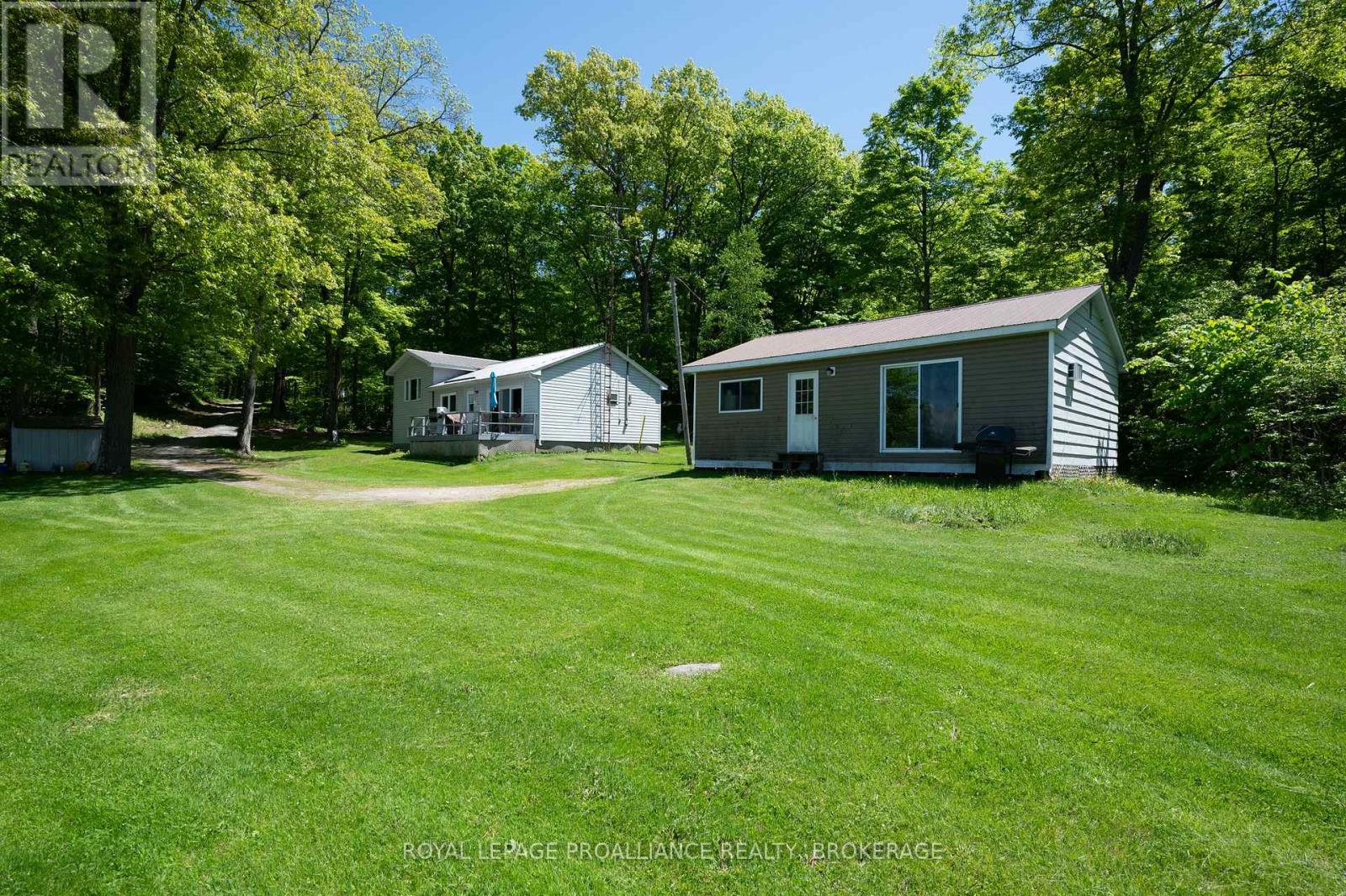 1122 Gananoque Lake Road, Front Of Leeds & Seeleys Bay, Ontario  K7G 2V4 - Photo 2 - X12181457