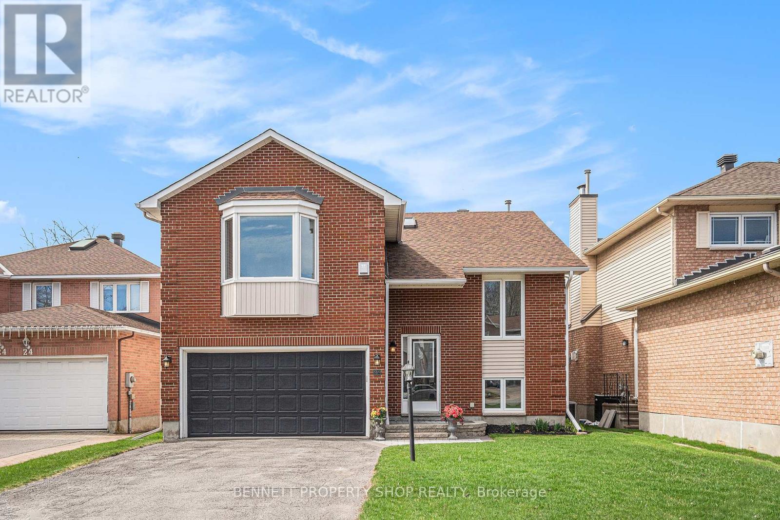 22 Gesner Court, Ottawa, Ontario  K2L 3K1 - Photo 2 - X12119898