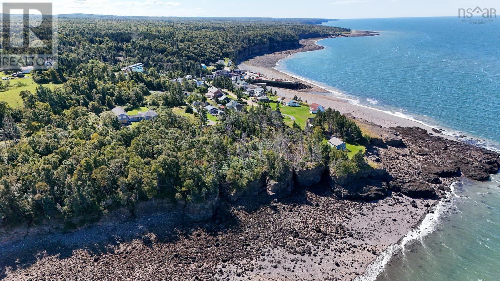 60 Cove Road, Halls Harbour, Nova Scotia  B0P 1J0 - Photo 3 - 202425461