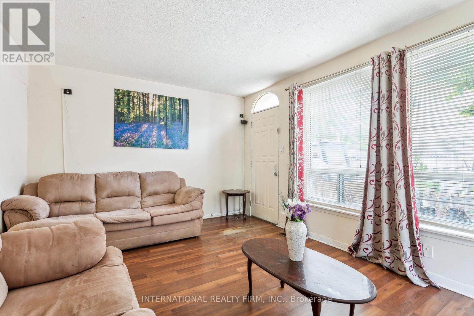 106 - 250 John Garland Boulevard, Toronto, Ontario  M9V 1N8 - Photo 11 - W12180514