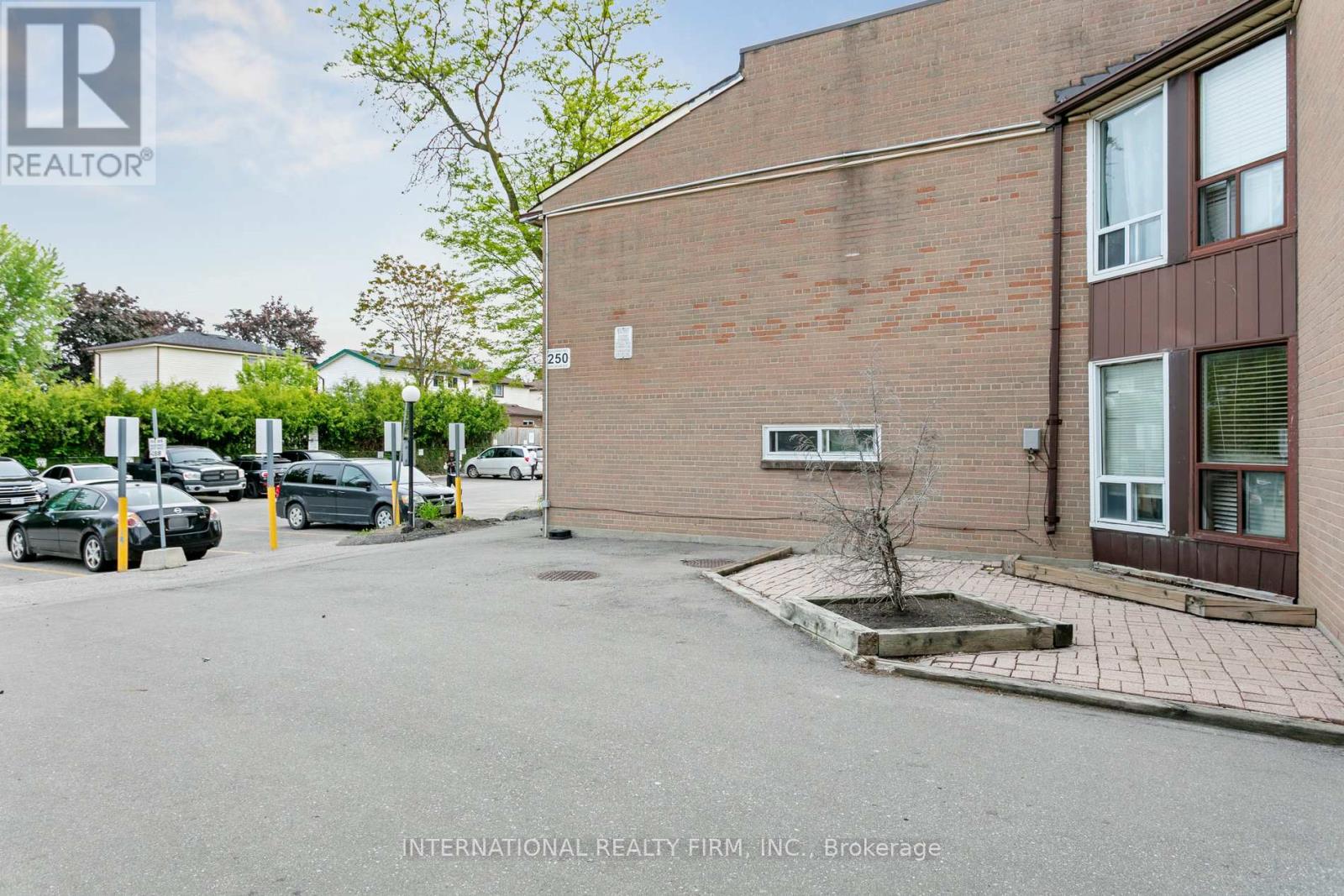 106 - 250 John Garland Boulevard, Toronto, Ontario  M9V 1N8 - Photo 2 - W12180514