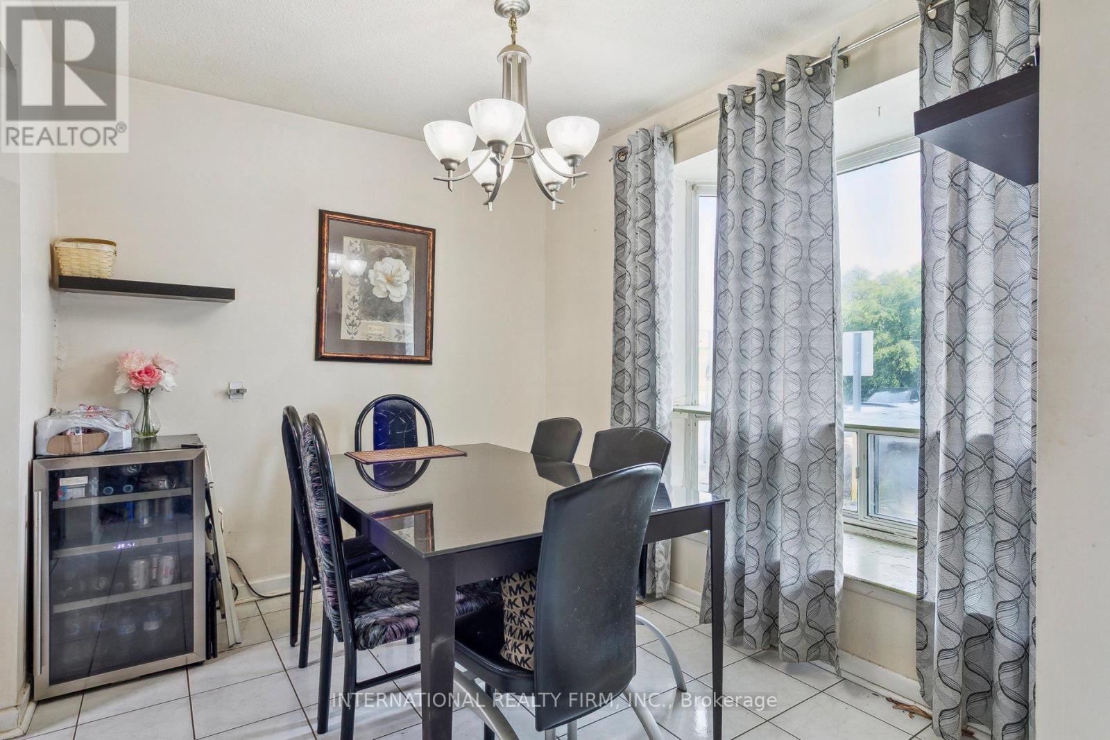 106 - 250 John Garland Boulevard, Toronto (West Humber-Clairville), Ontario  M9V 1N8 - Photo 13 - W12180514