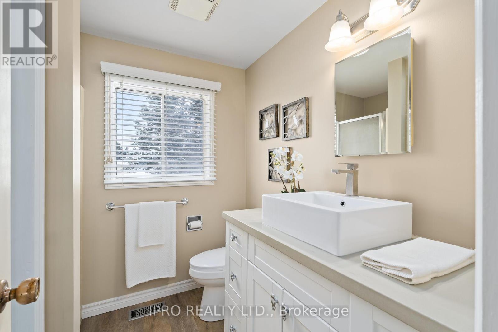 9 Balsam Court, New Tecumseth, Ontario  L0G 1W0 - Photo 16 - N11982263