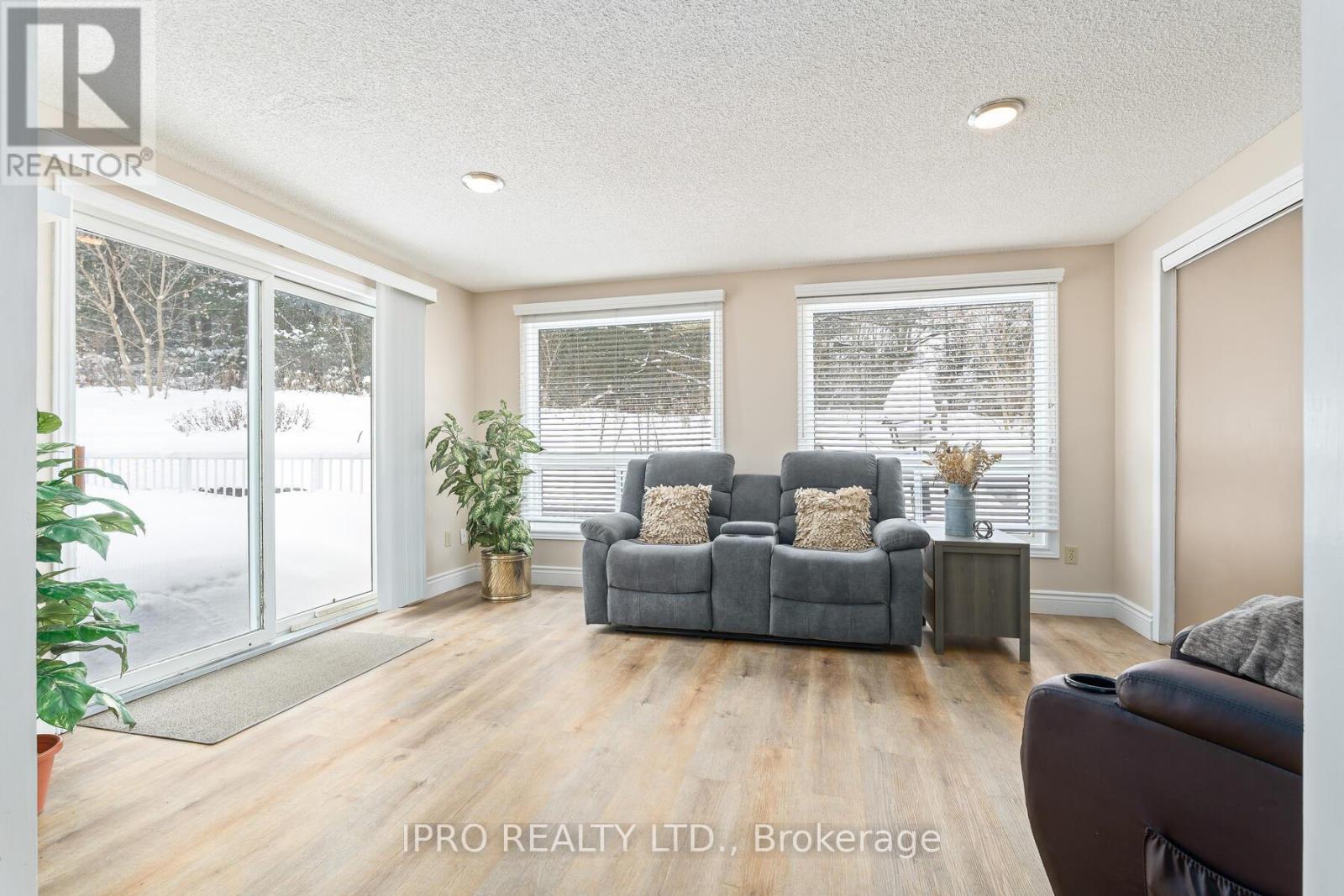 9 Balsam Court, New Tecumseth, Ontario  L0G 1W0 - Photo 13 - N11982263