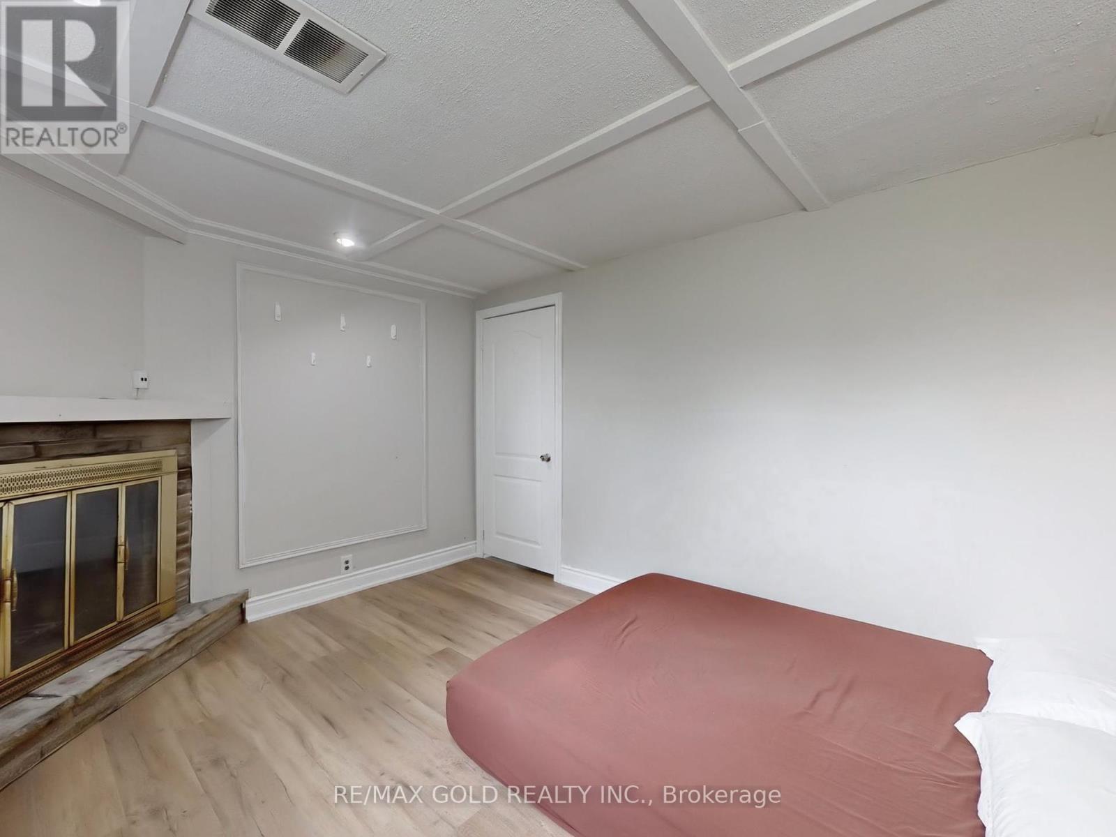 61 Centre Street N, Brampton, Ontario  L6V 1T1 - Photo 40 - W12180792