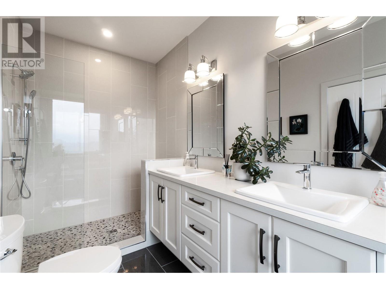 Property at 2510 Highlands Drive image 4