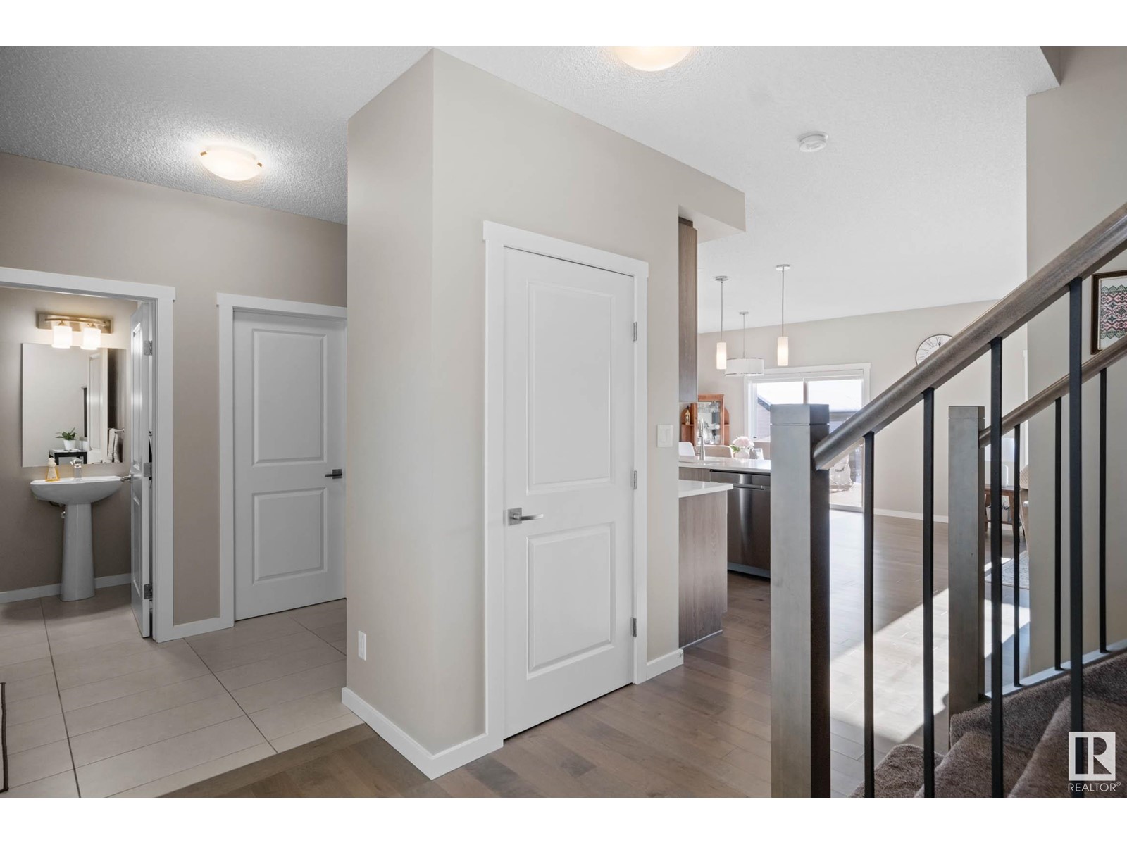3904 5 St Nw, Edmonton, Alberta  T6T 2G4 - Photo 4 - E4439114