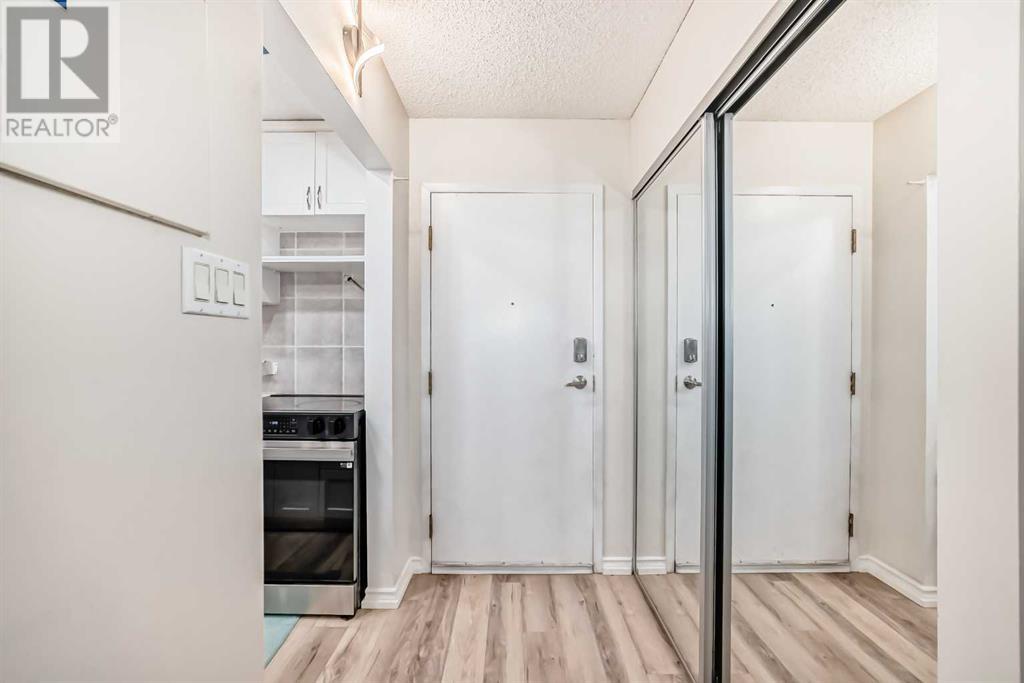 Property at 1512, 221 6 Avenue SE image 4