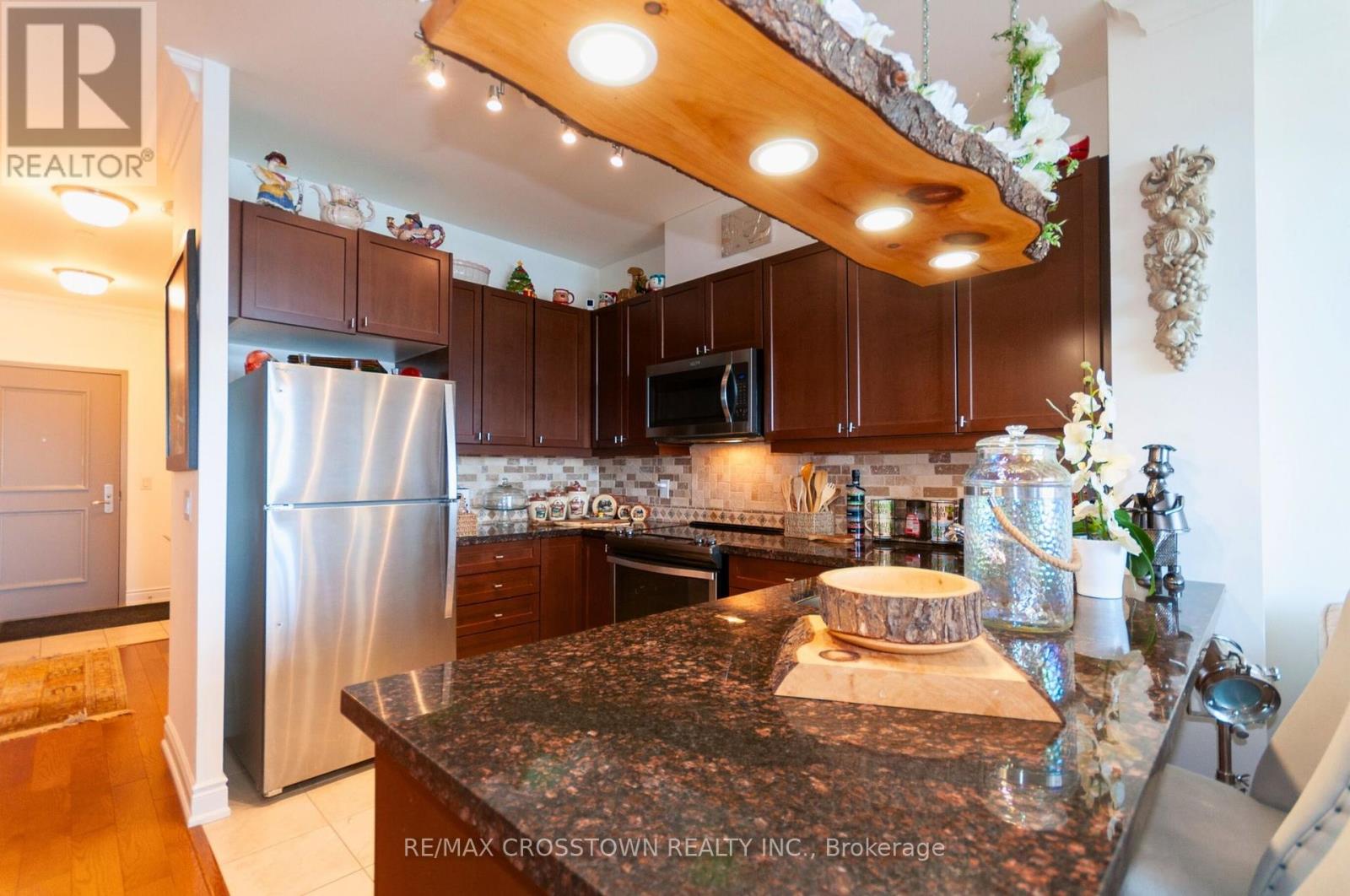 401 - 90 Orchard Point Road, Orillia, Ontario  L3V 1C3 - Photo 12 - S12094264