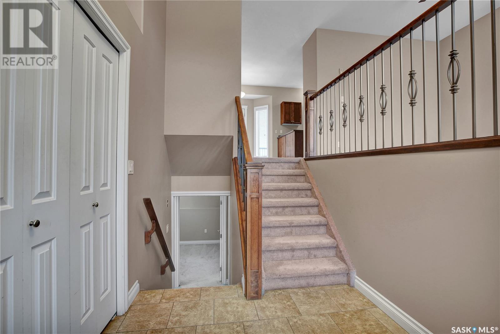 Property at 402 McKague CRESCENT image 2
