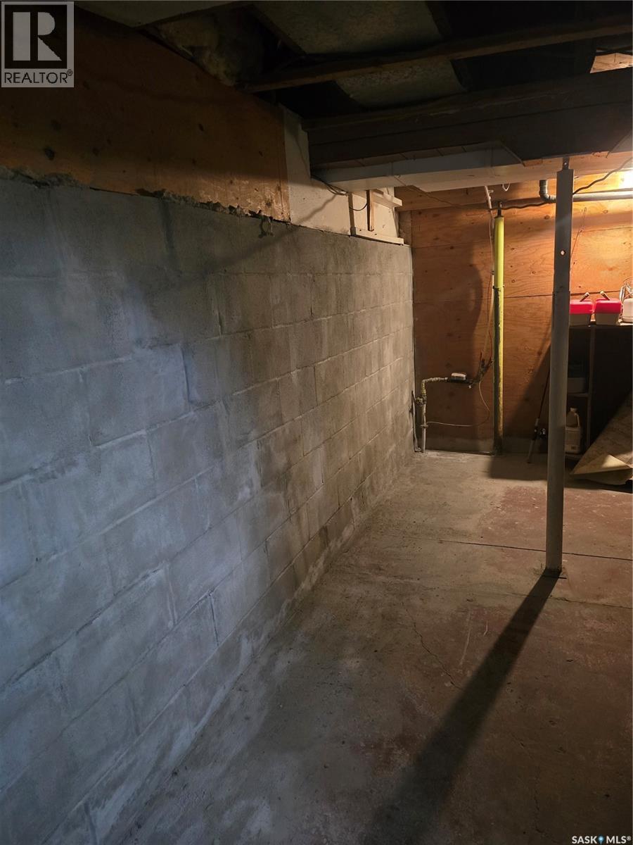 118 9th Street, Weyburn, Saskatchewan  S4H 1E7 - Photo 26 - SK007524