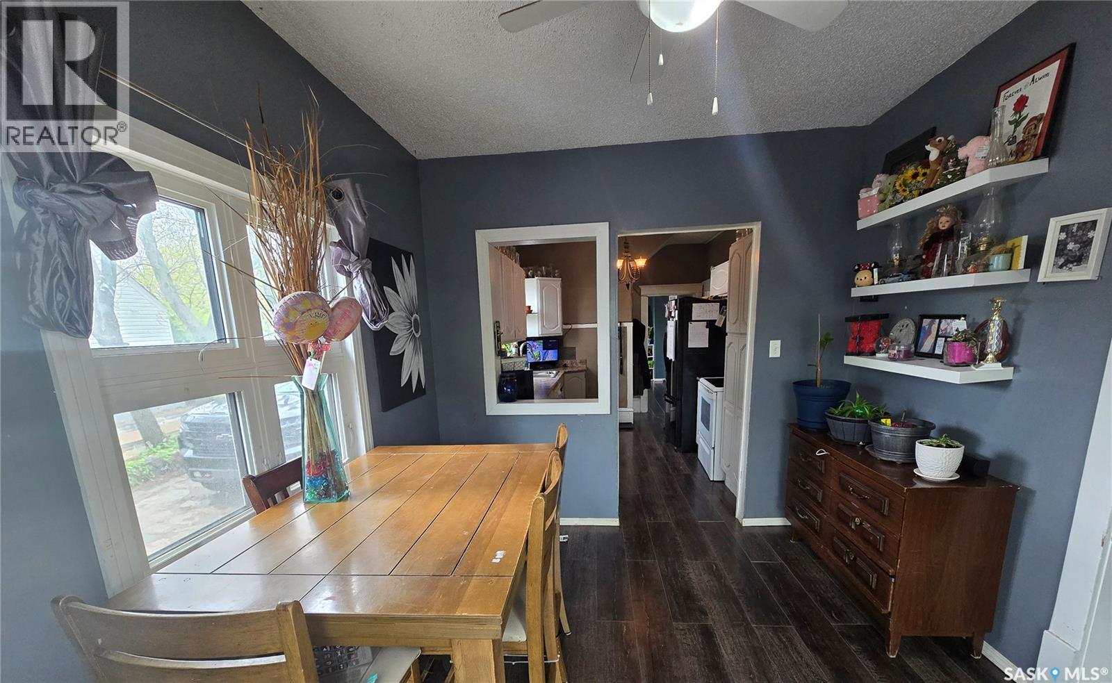 118 9th Street, Weyburn, Saskatchewan  S4H 1E7 - Photo 8 - SK007524