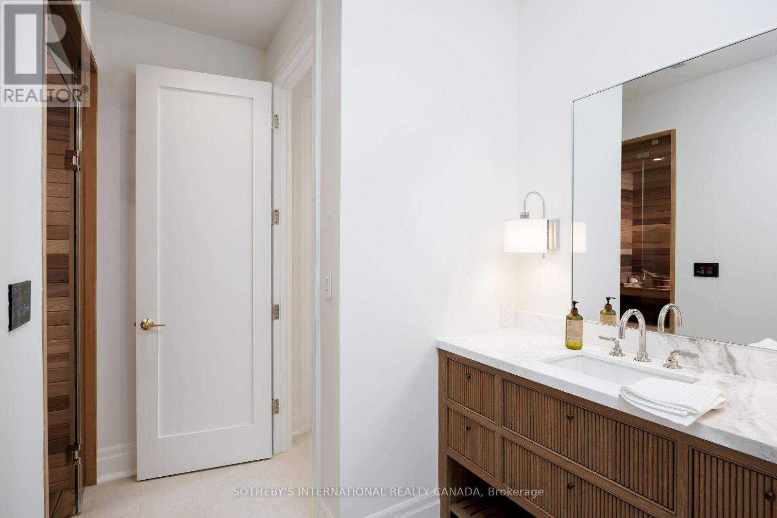153 Perry Crescent, Toronto, Ontario  M9A 1K8 - Photo 40 - W12144923