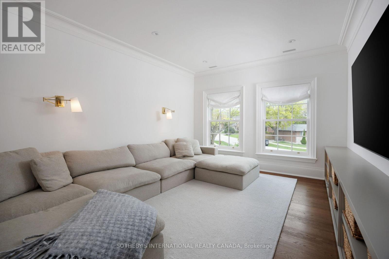 153 Perry Crescent, Toronto, Ontario  M9A 1K8 - Photo 27 - W12144923
