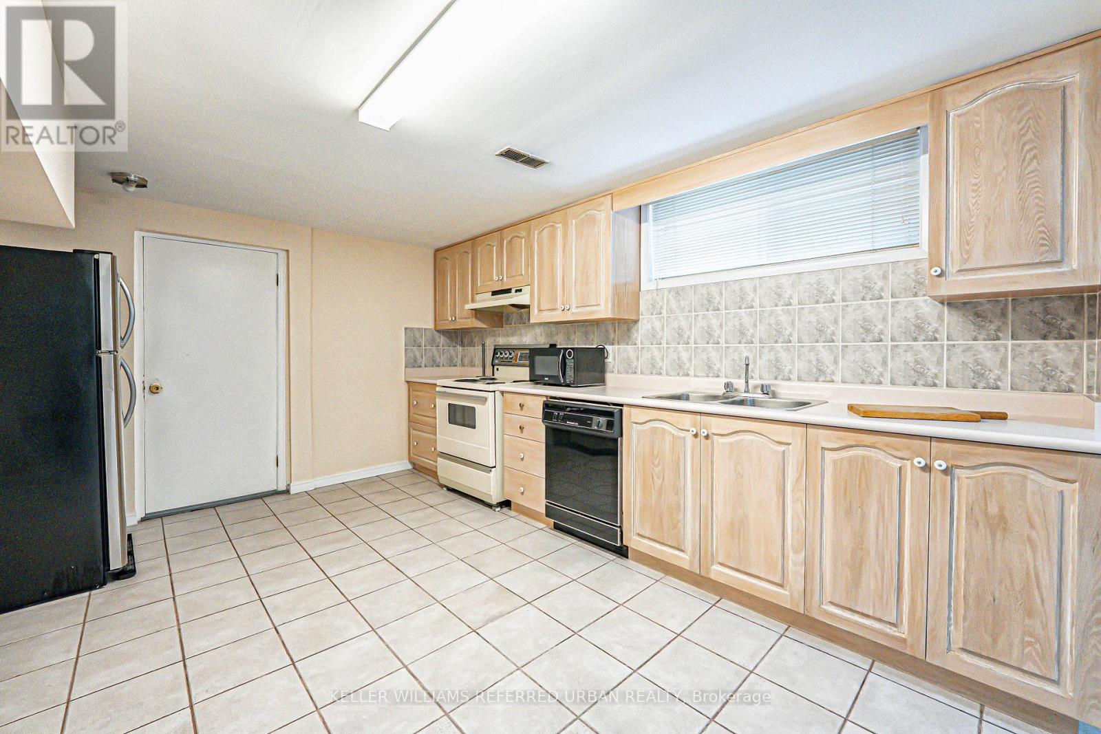Lower - 45 Culford Road, Toronto, Ontario  M6M 4J8 - Photo 13 - W12180133