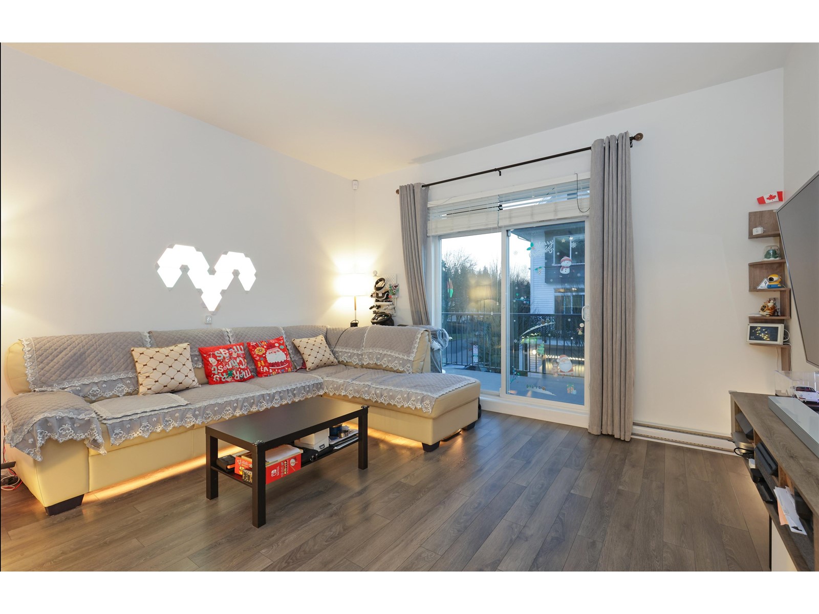 113 15230 Guildford Drive, Surrey, British Columbia  V3R 0C8 - Photo 4 - R3008723