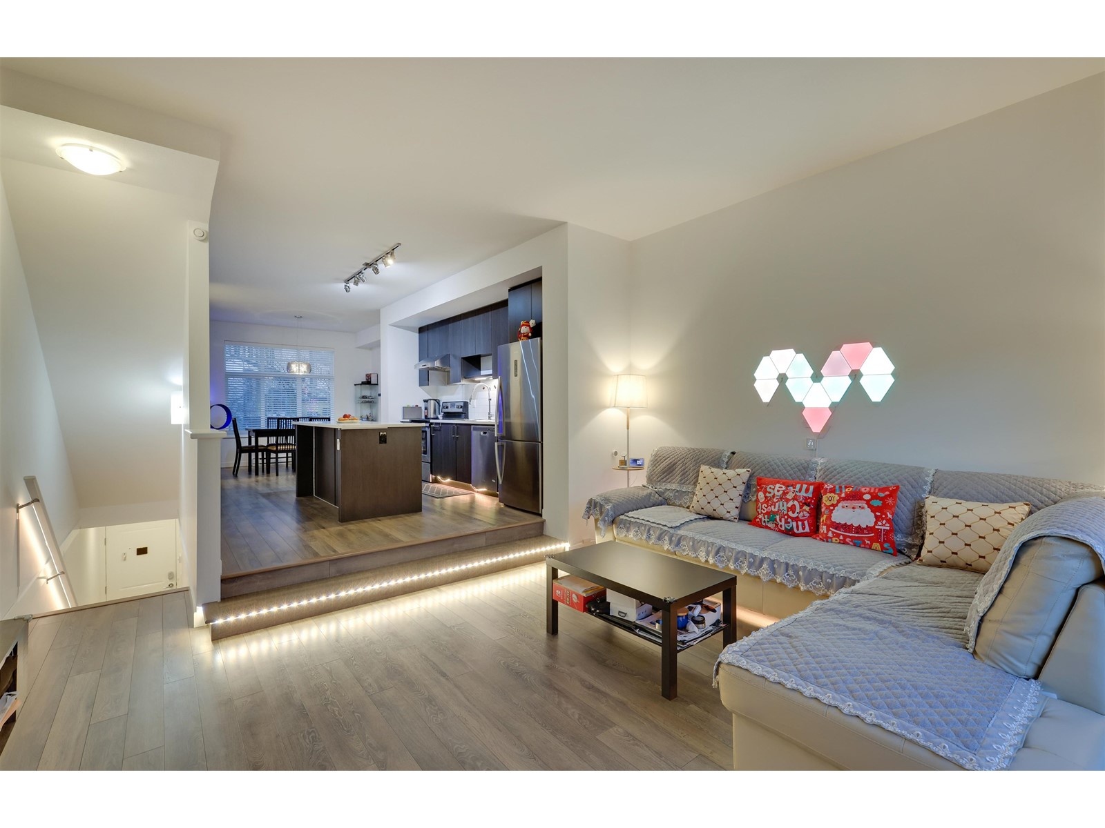 113 15230 Guildford Drive, Surrey, British Columbia  V3R 0C8 - Photo 6 - R3008723