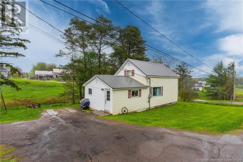 19 Reservoir Road, Sackville, New Brunswick  E4L 3J6 - Photo 2 - NB119456