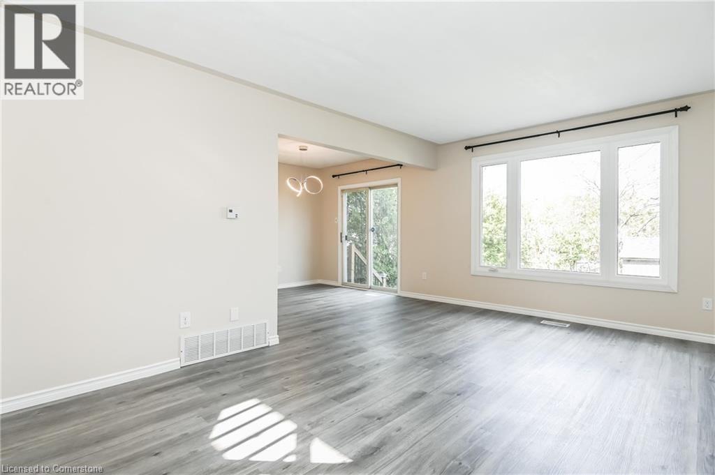 Property at 28 WINDALE Crescent image 3