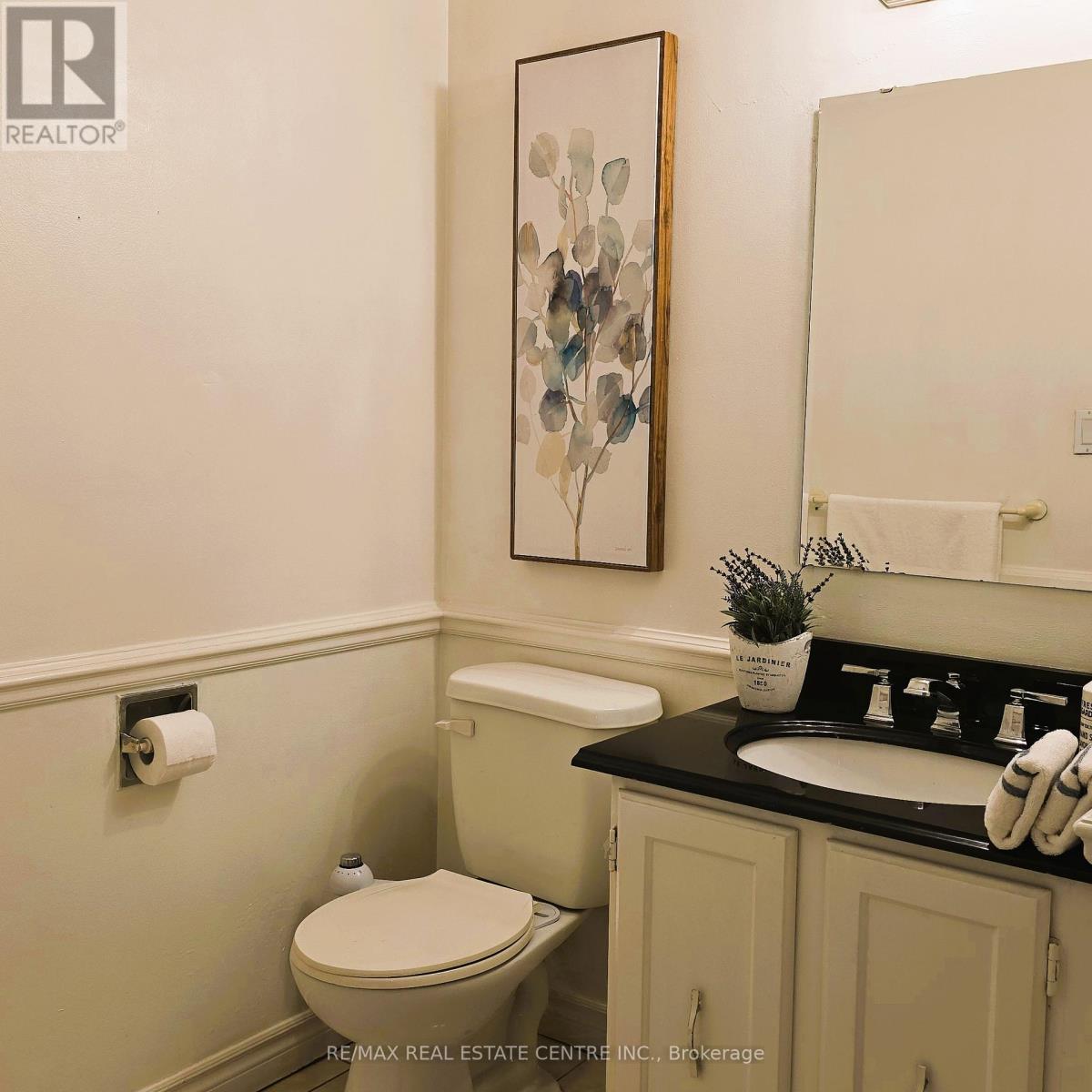 24 Salisbury Circle, Brampton, Ontario  L6V 2Z5 - Photo 10 - W12171798