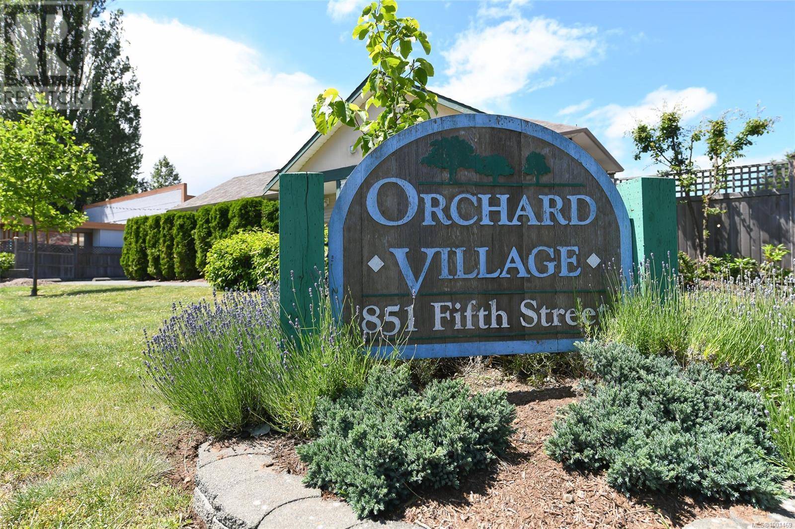 1d 851 5th St, Courtenay, British Columbia  V9N 1K8 - Photo 2 - 1001469
