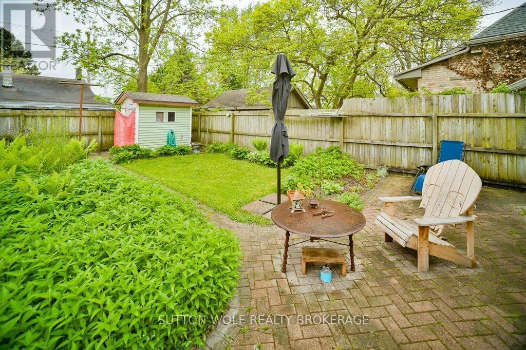 102 Front Street W, Strathroy-Caradoc (Nw), Ontario  N7G 1X8 - Photo 24 - X12181484