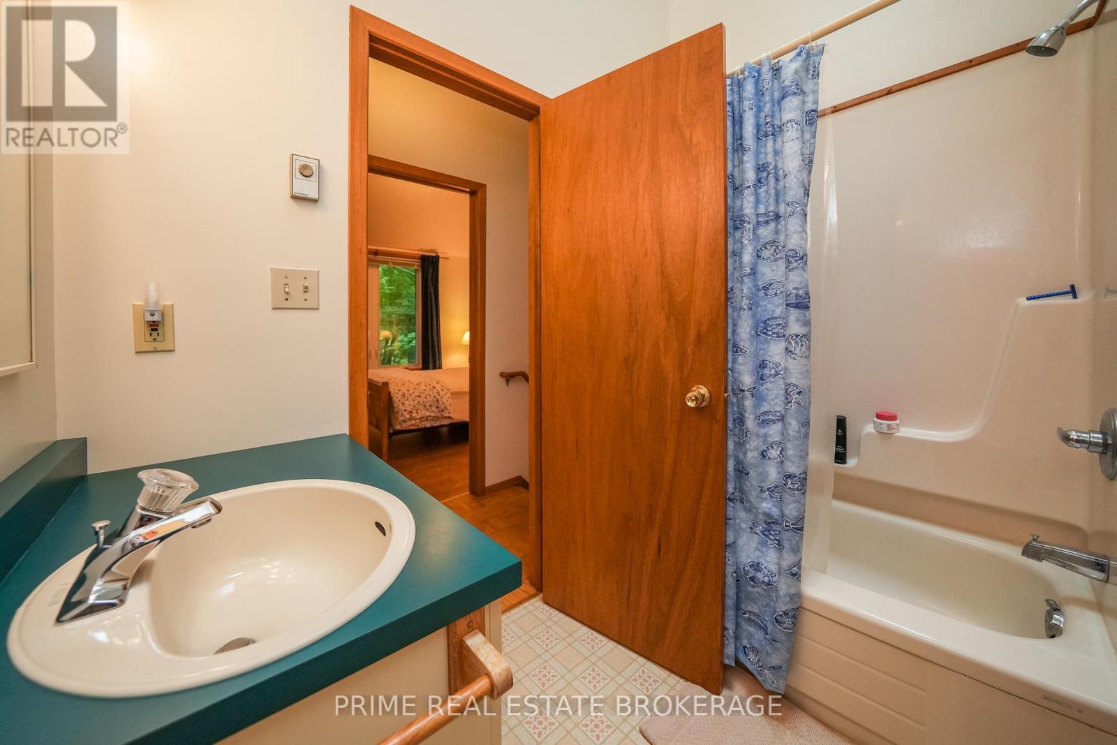 9919 Pinery Lane, Lambton Shores (Grand Bend), Ontario  N0M 1T0 - Photo 19 - X12181577