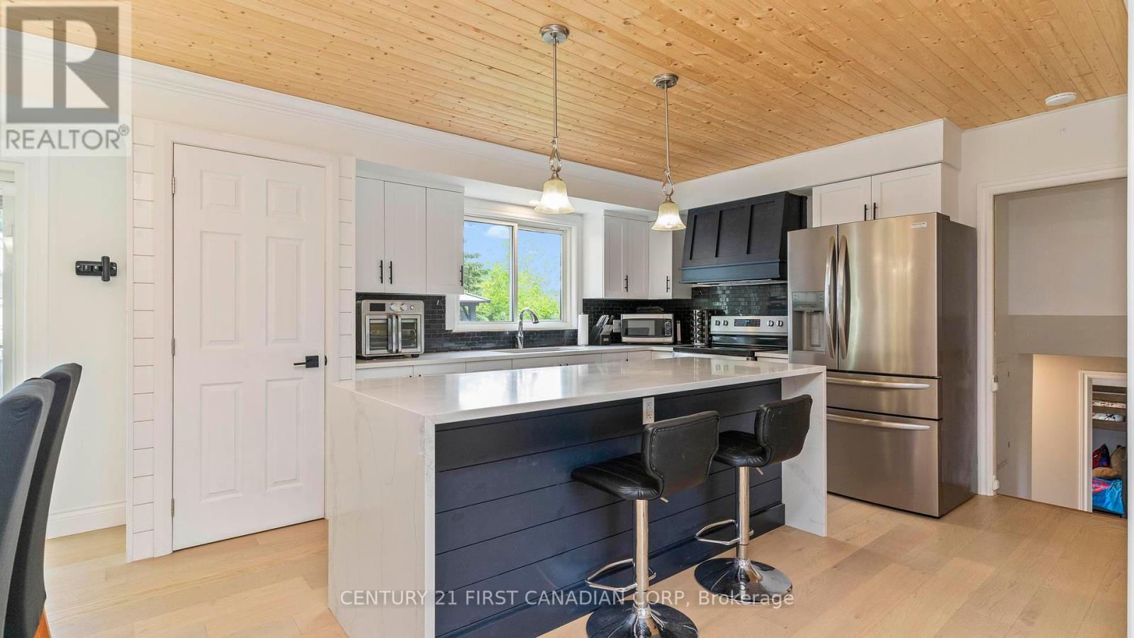 741 Glover Crescent, Strathroy Caradoc, Ontario  N0L 1W0 - Photo 8 - X12181579