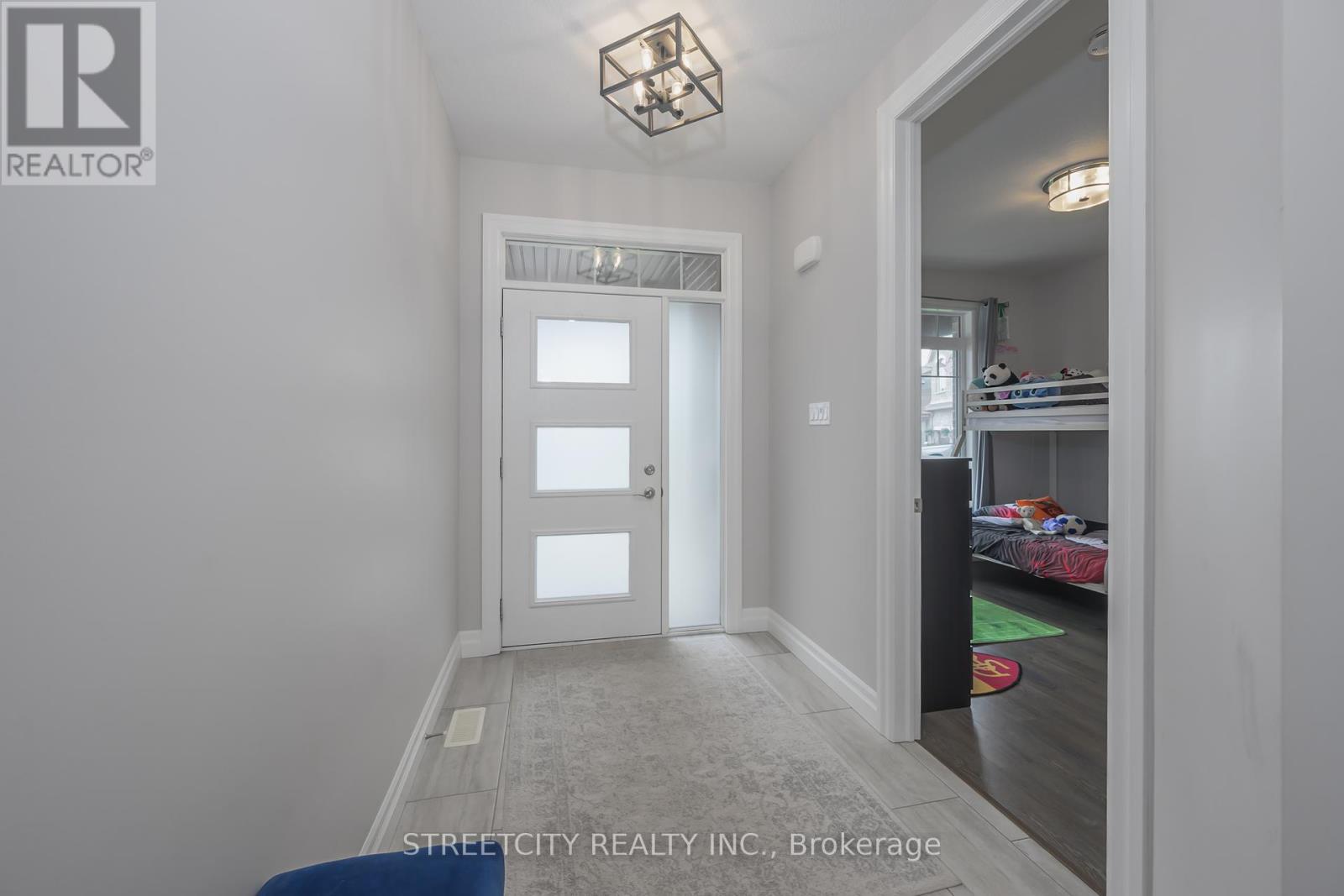 35 - 1061 Eagletrace Drive, London North, Ontario  N6G 0T3 - Photo 13 - X12181627