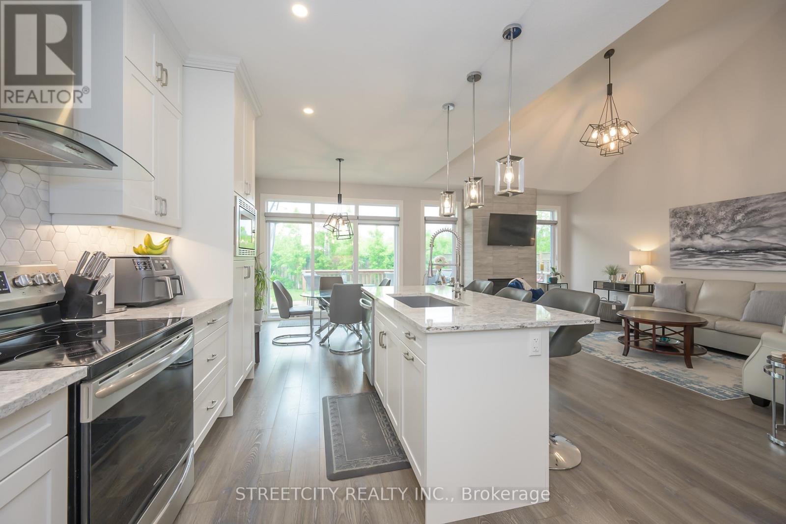 35 - 1061 Eagletrace Drive, London North, Ontario  N6G 0T3 - Photo 22 - X12181627