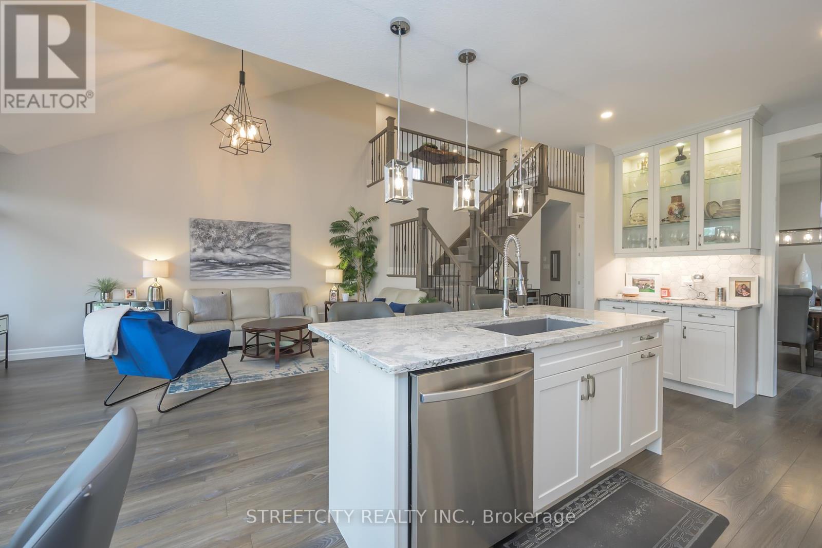 35 - 1061 Eagletrace Drive, London North (North S), Ontario  N6G 0T3 - Photo 24 - X12181627