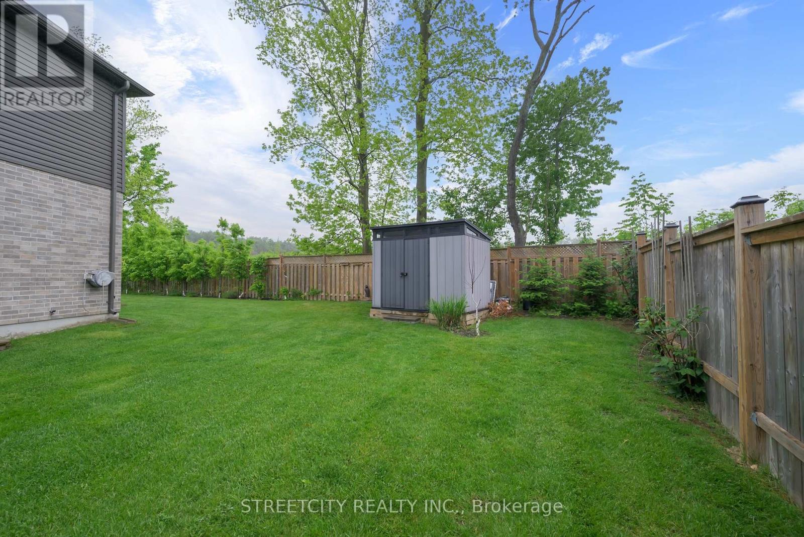 35 - 1061 Eagletrace Drive, London North, Ontario  N6G 0T3 - Photo 3 - X12181627