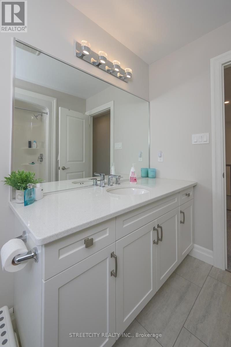 35 - 1061 Eagletrace Drive, London North (North S), Ontario  N6G 0T3 - Photo 39 - X12181627