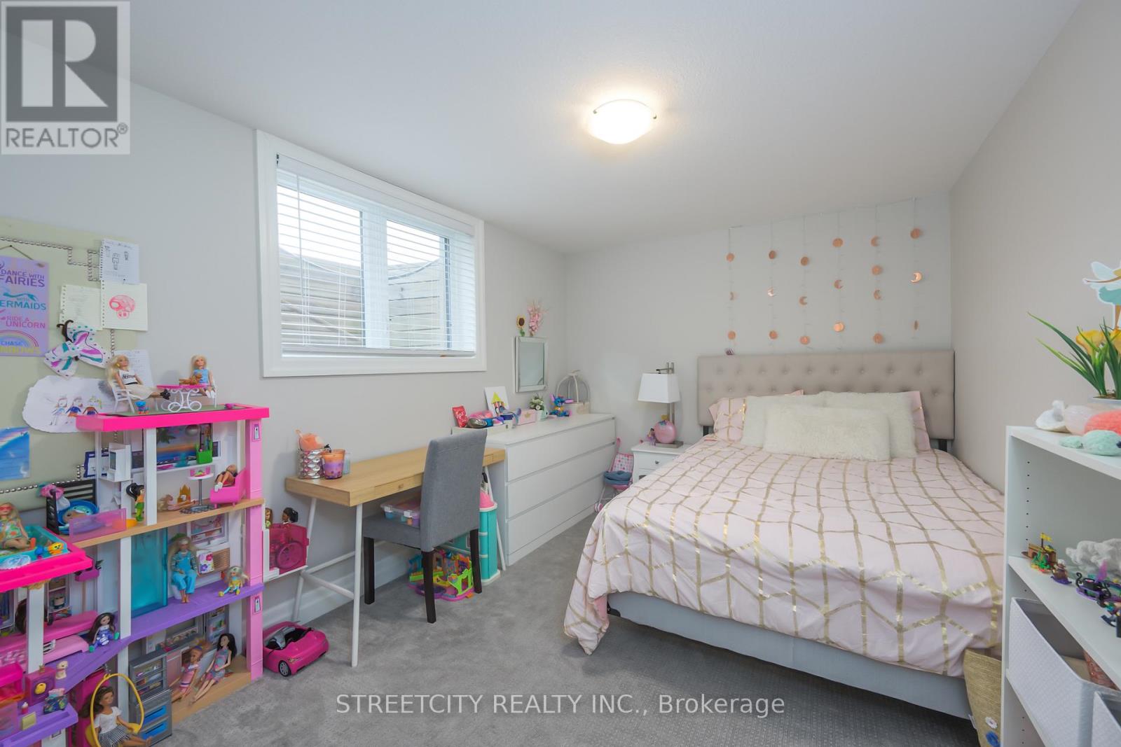35 - 1061 Eagletrace Drive, London North, Ontario  N6G 0T3 - Photo 40 - X12181627