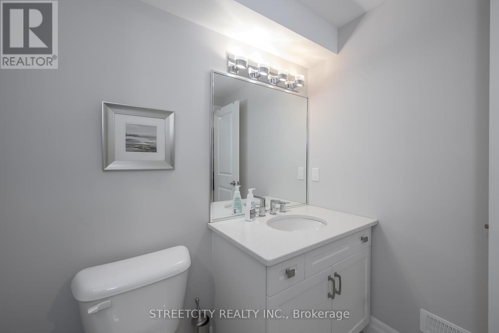 35 - 1061 Eagletrace Drive, London North (North S), Ontario  N6G 0T3 - Photo 41 - X12181627