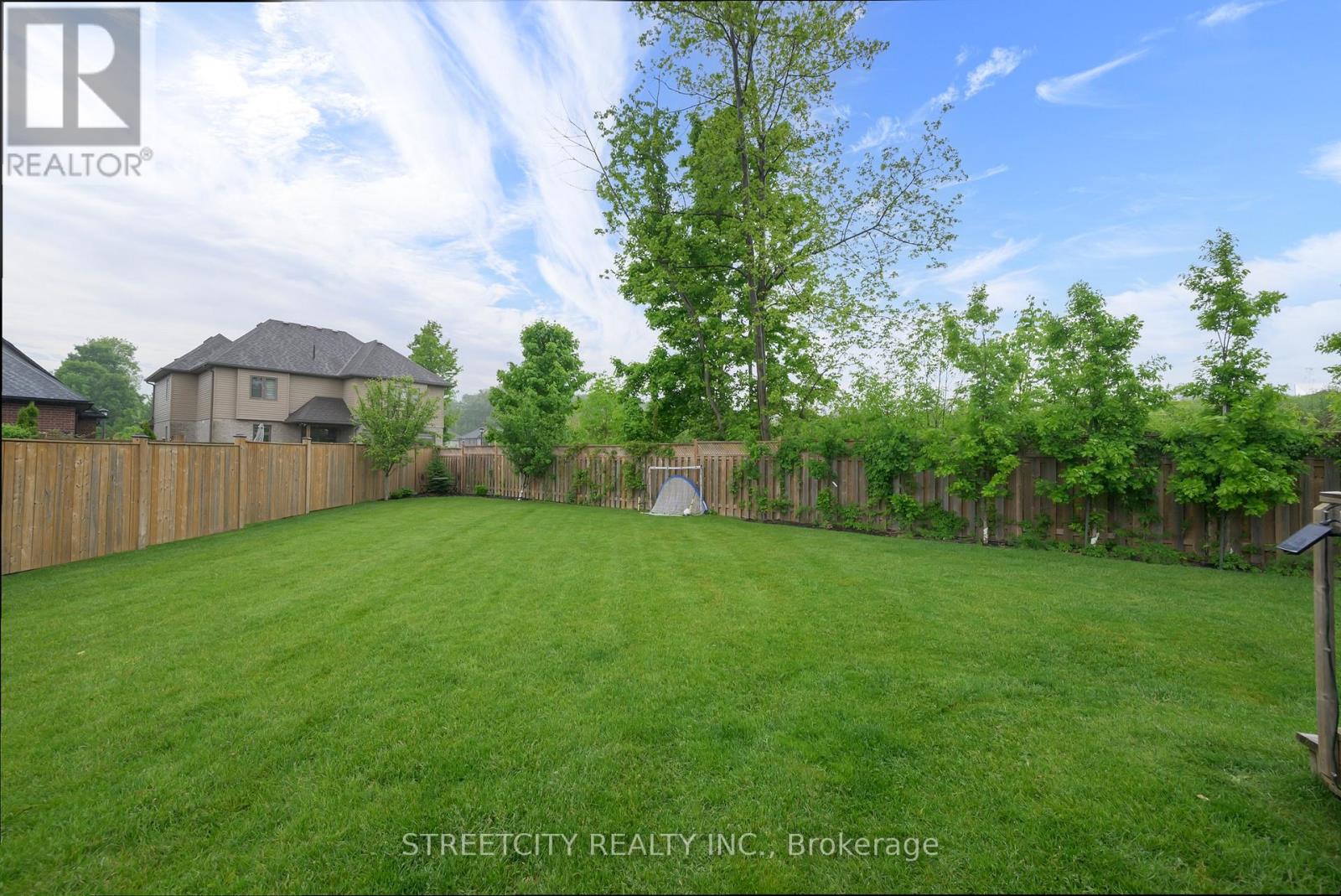 35 - 1061 Eagletrace Drive, London North, Ontario  N6G 0T3 - Photo 8 - X12181627