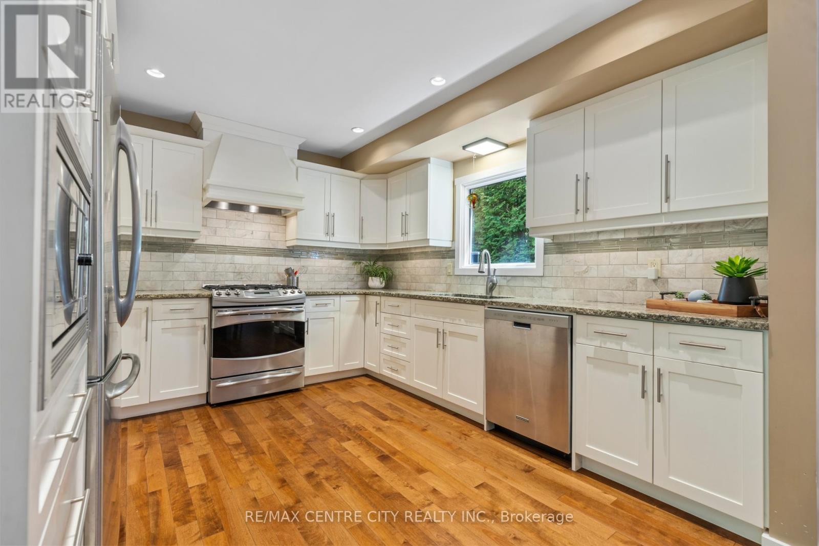 4500 East Road, Central Elgin (Port Stanley), Ontario  N5L 1A0 - Photo 6 - X12181682