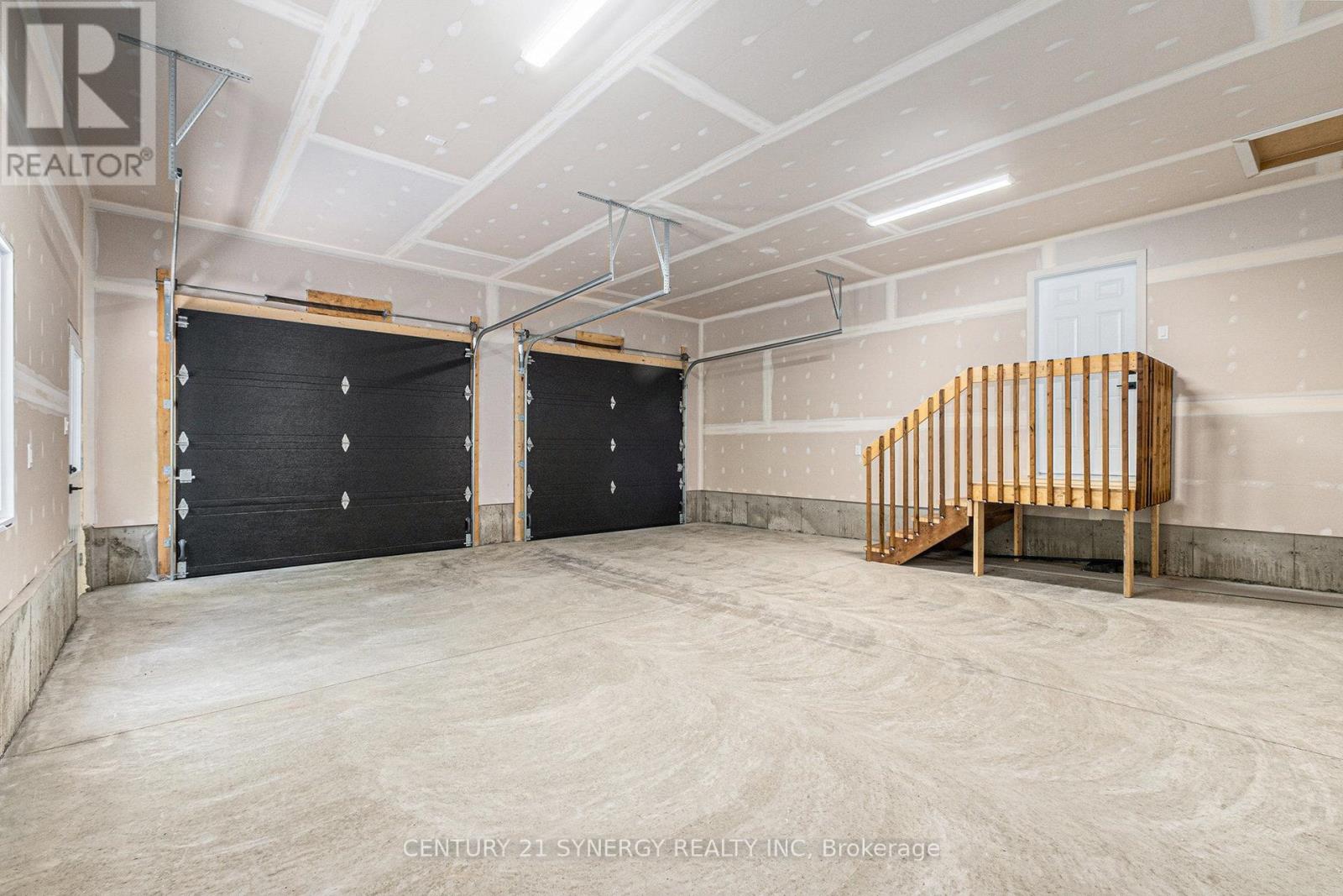 16998 Chevrier Street, North Stormont, Ontario  K0C 1V0 - Photo 33 - X12181519