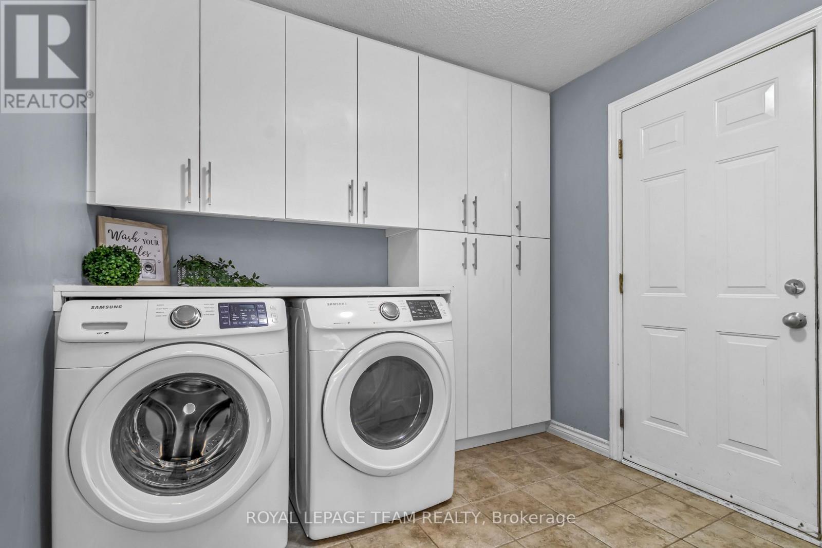 3728 Mountain Meadows Crescent, Ottawa, Ontario  K1V 1V7 - Photo 14 - X12181538