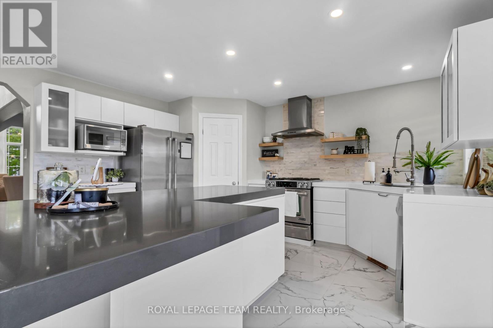 3728 Mountain Meadows Crescent, Ottawa, Ontario  K1V 1V7 - Photo 8 - X12181538